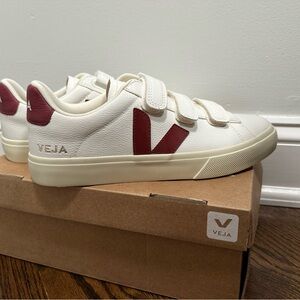NEW Veja Recife White and Marsala Leather Sneakers